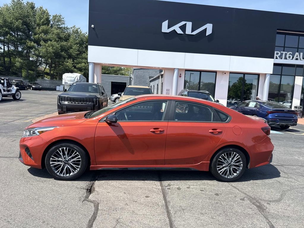 Used 2023 Kia Forte GT-Line w/ GT-Line Technology Package FWD image 2