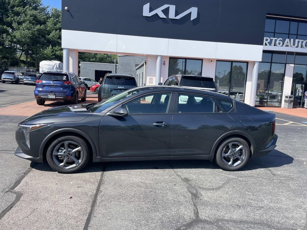 Used 2025 Kia K4 FWD image 2