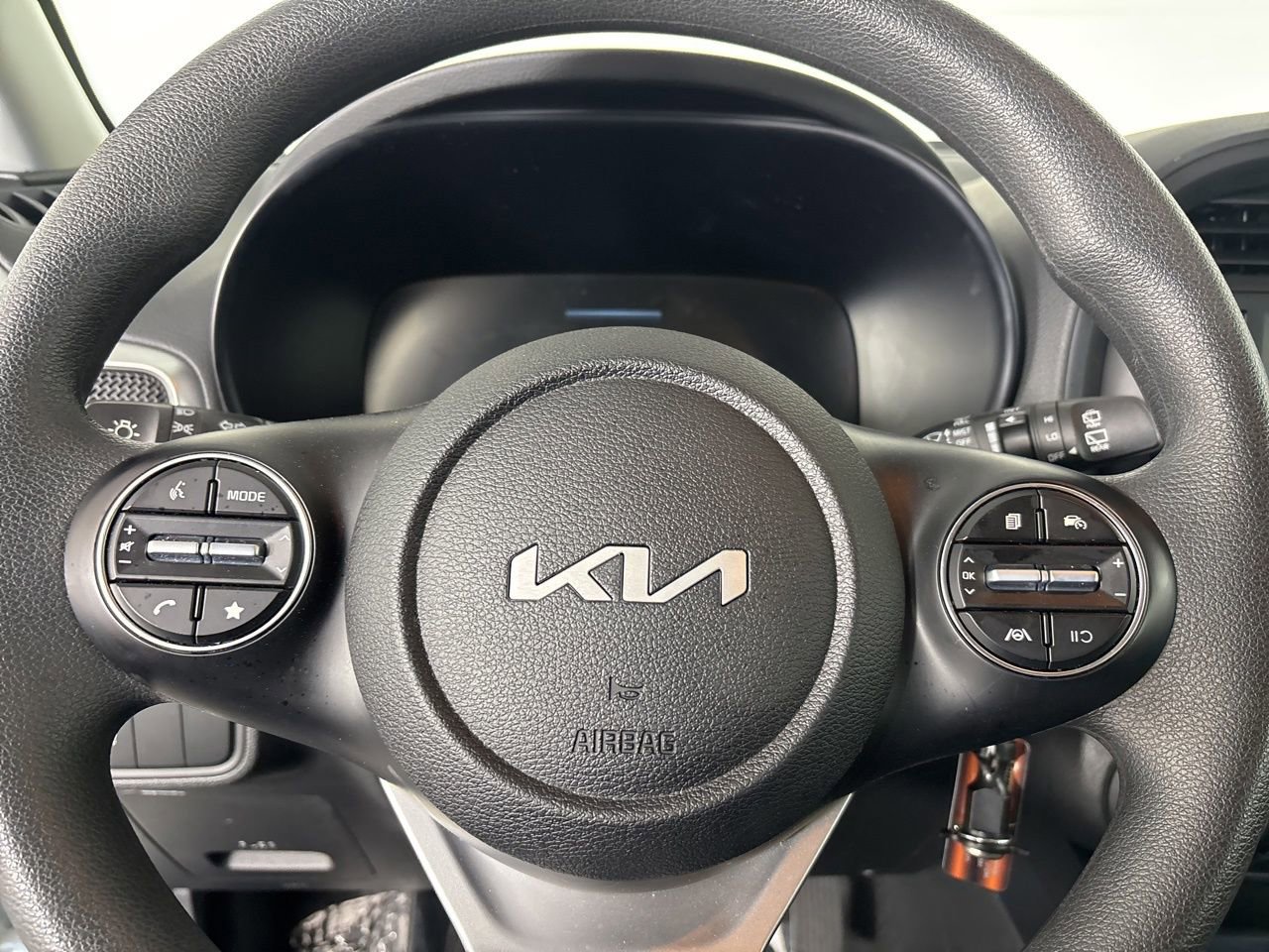Used 2025 Kia Soul LX w/ LX Technology Package image 11