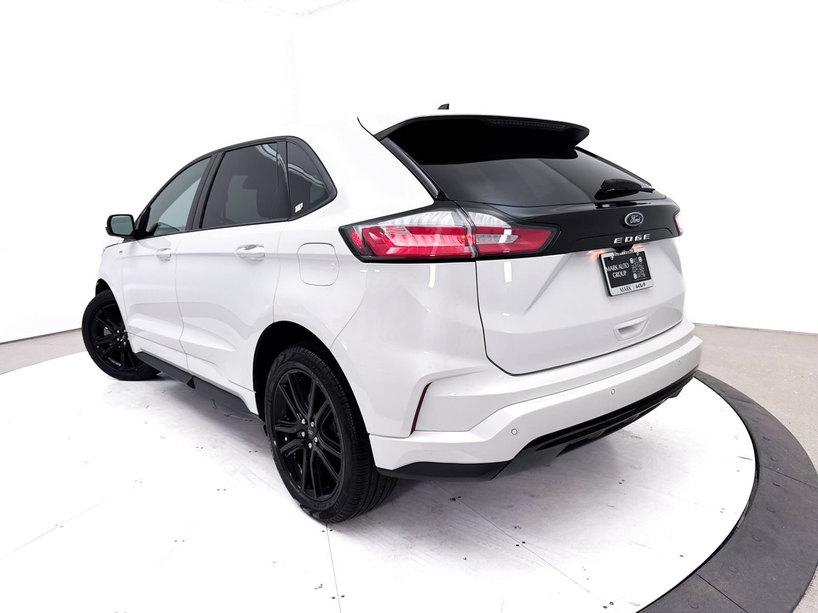 Used 2023 Ford Edge ST-Line AWD/4WD image 3