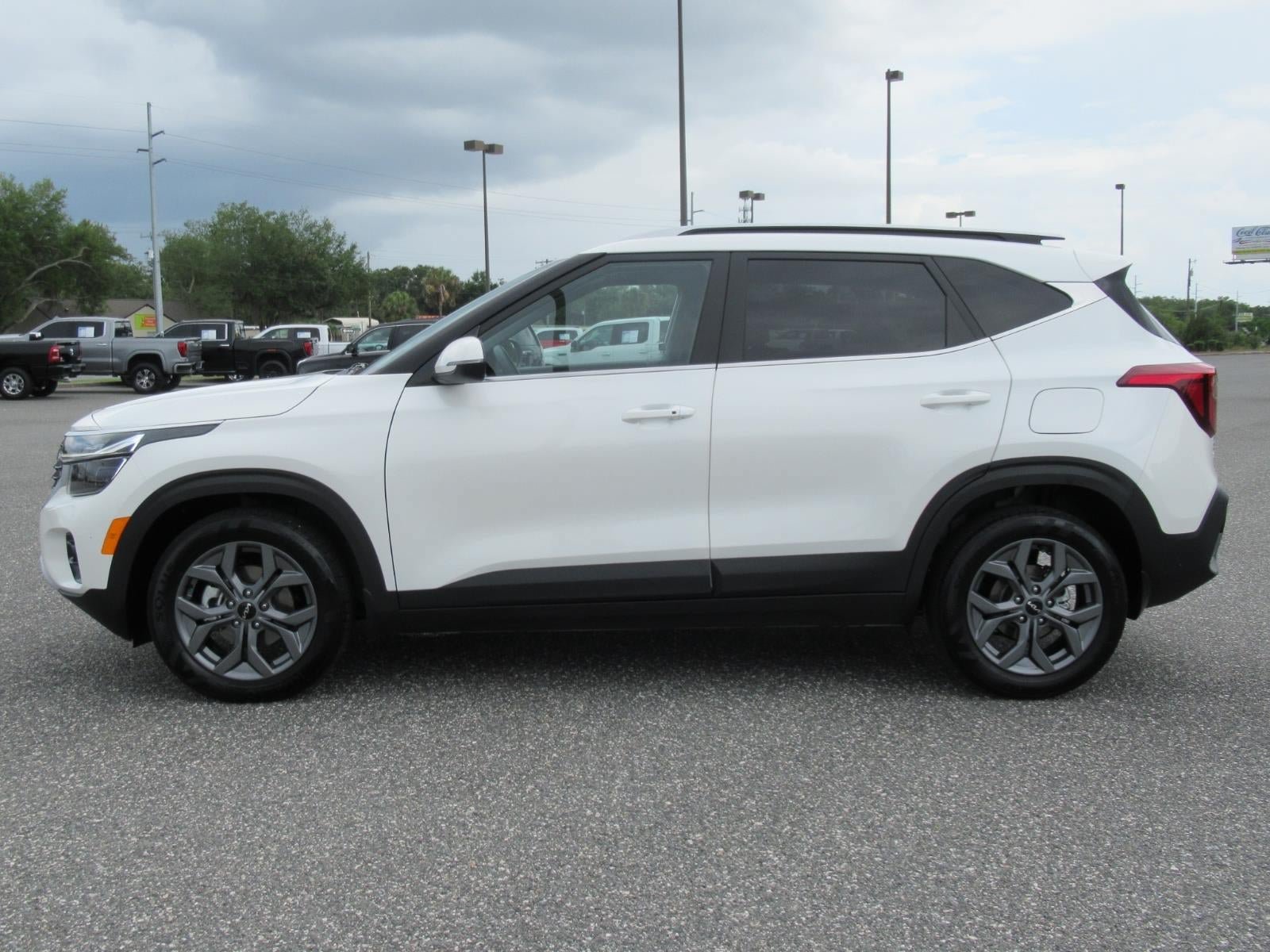 Used 2024 Kia Seltos S FWD image 4