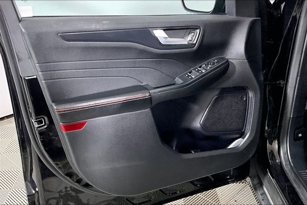 Used 2023 Ford Escape ST-Line w/ Tech Pack #1 image 15