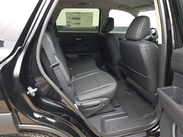 New 2026 Nissan Pathfinder SL w/ SL Premium Package FWD image 19