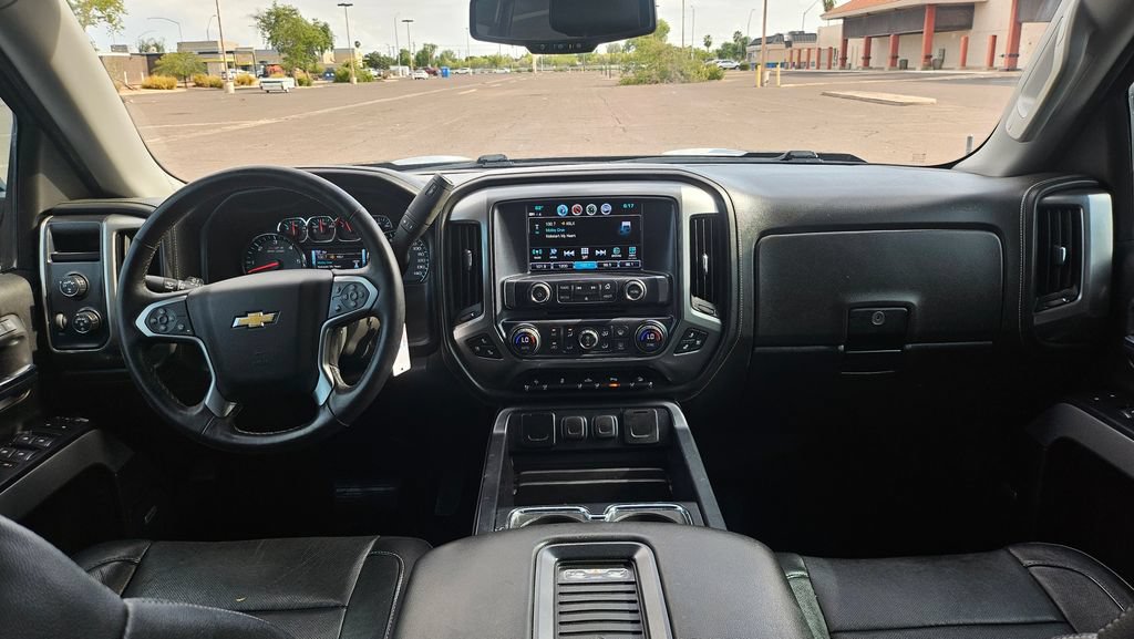 Used 2018 Chevrolet Silverado 1500 LTZ Z71 w/ LTZ Plus Package AWD/4WD image 30