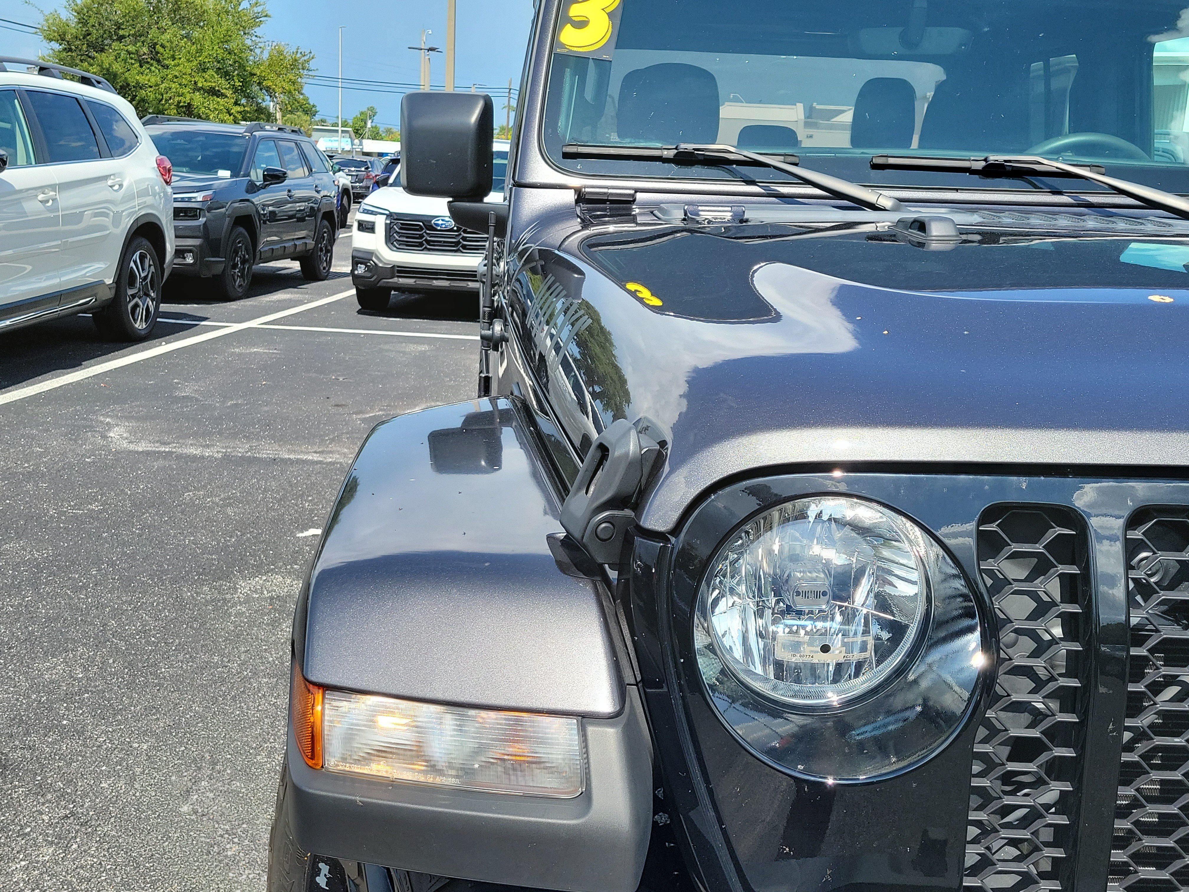 Used 2023 Jeep Gladiator Sport AWD/4WD image 7