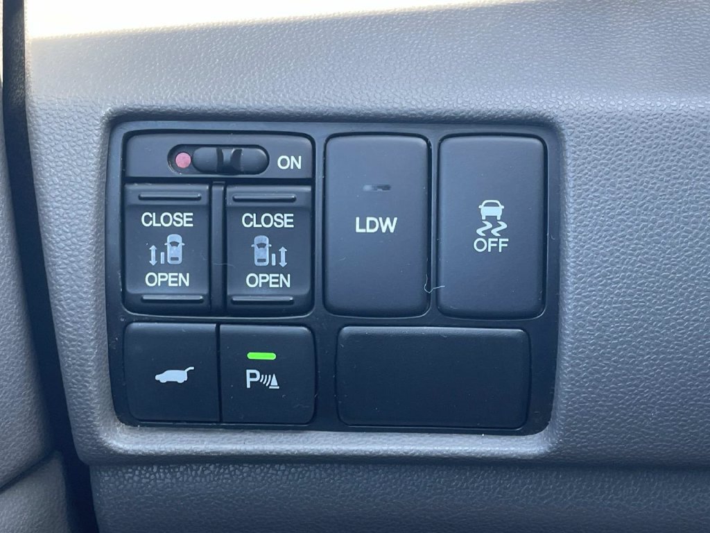 Used 2015 Honda Odyssey Touring Elite image 30
