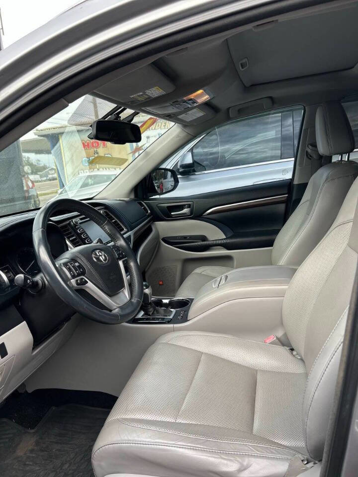Used 2016 Toyota Highlander Limited image 12