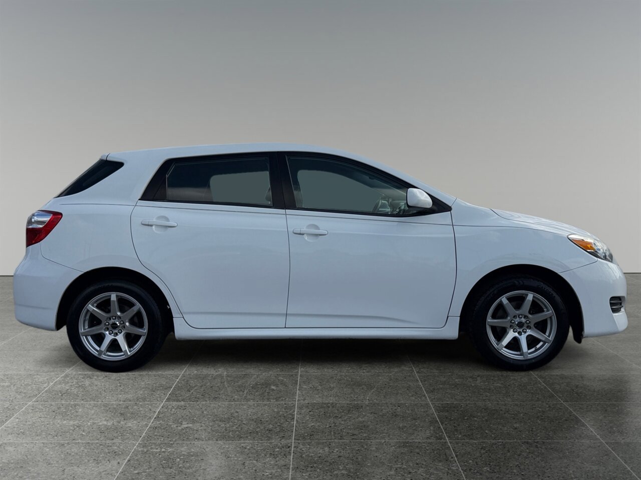 Used 2012 Toyota Matrix L FWD image 7