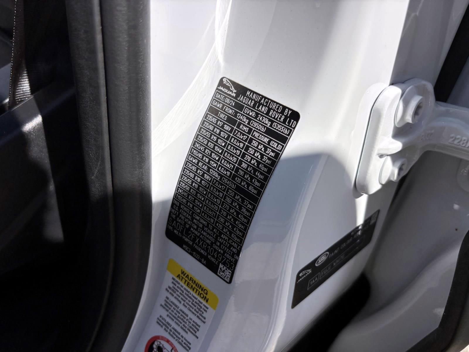 Used 2024 Jaguar E-PACE R-Dynamic SE image 25