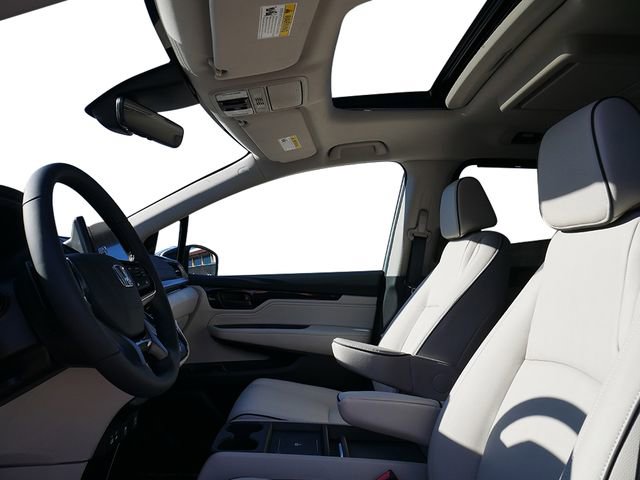 New 2026 Honda Odyssey Touring image 9
