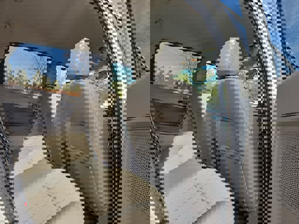 Used 2011 Ford Focus SE image 22