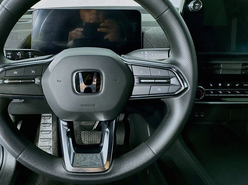 New 2026 Honda Prologue EX image 15