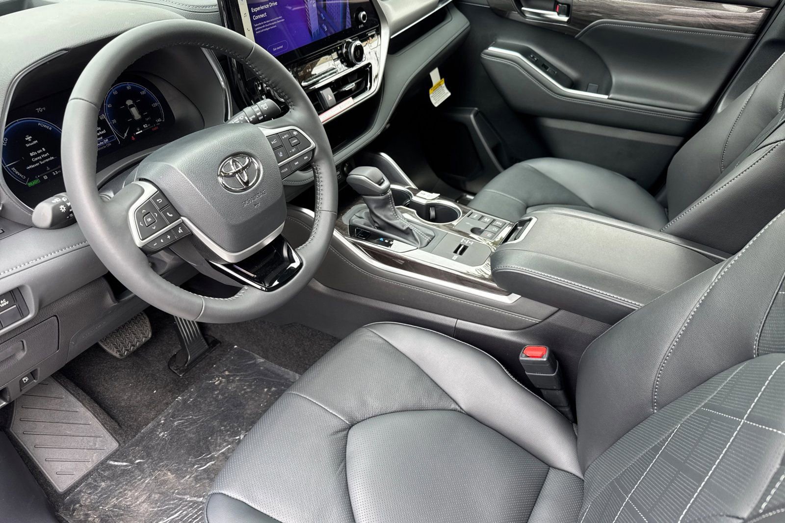 New 2026 Toyota Highlander Platinum AWD/4WD image 10