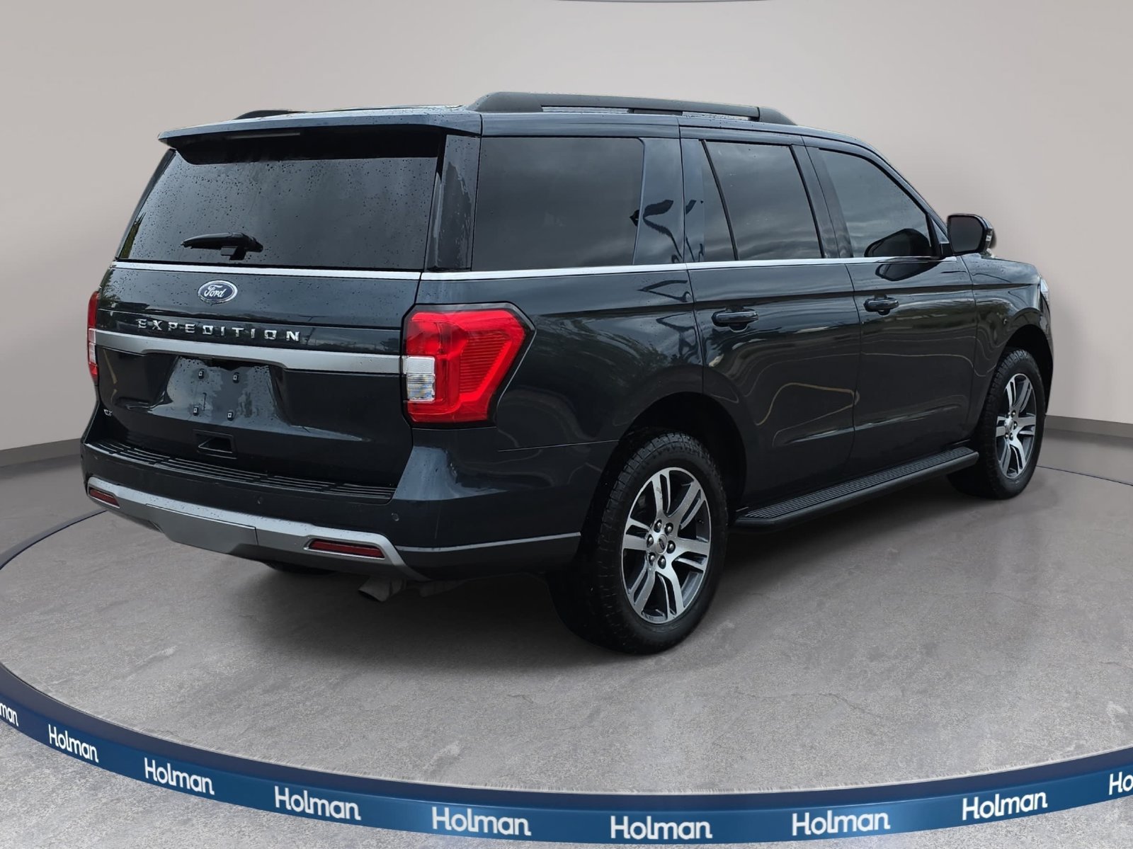 Used 2024 Ford Expedition XLT AWD/4WD image 6