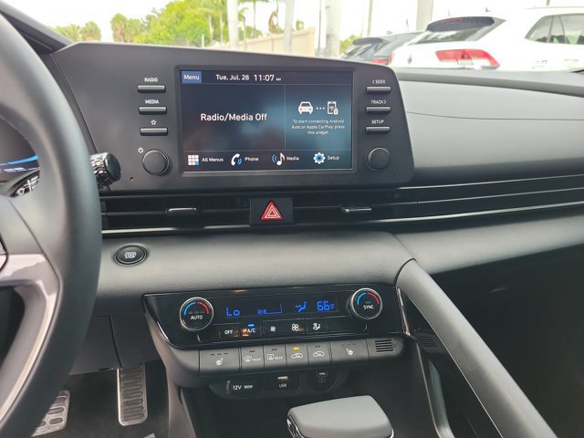 New 2026 Hyundai Elantra SEL Sport FWD image 22