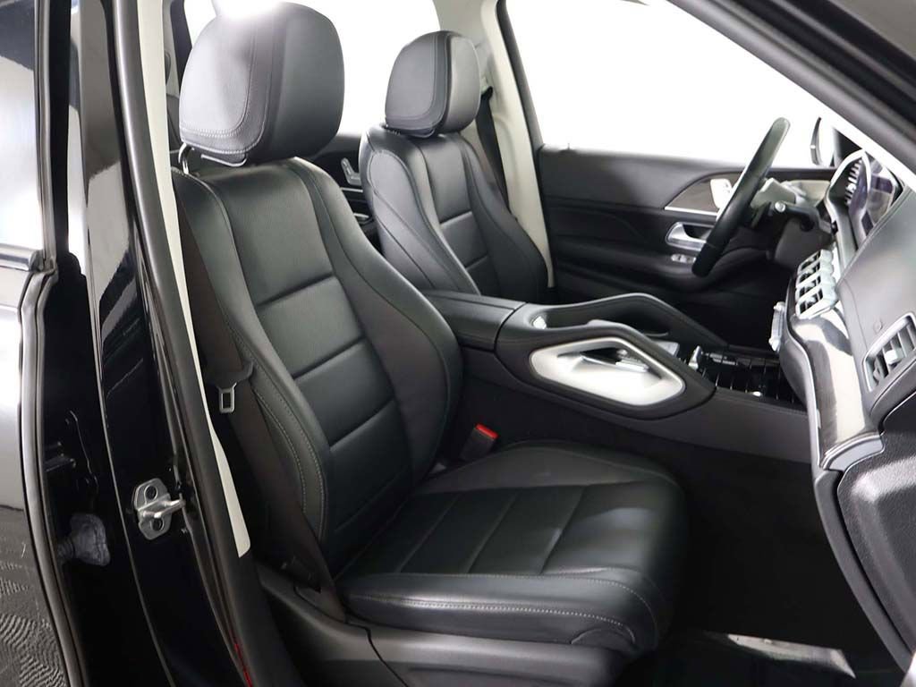 Used 2023 Mercedes-Benz GLS 450 4MATIC w/ AMG Line Exterior image 34