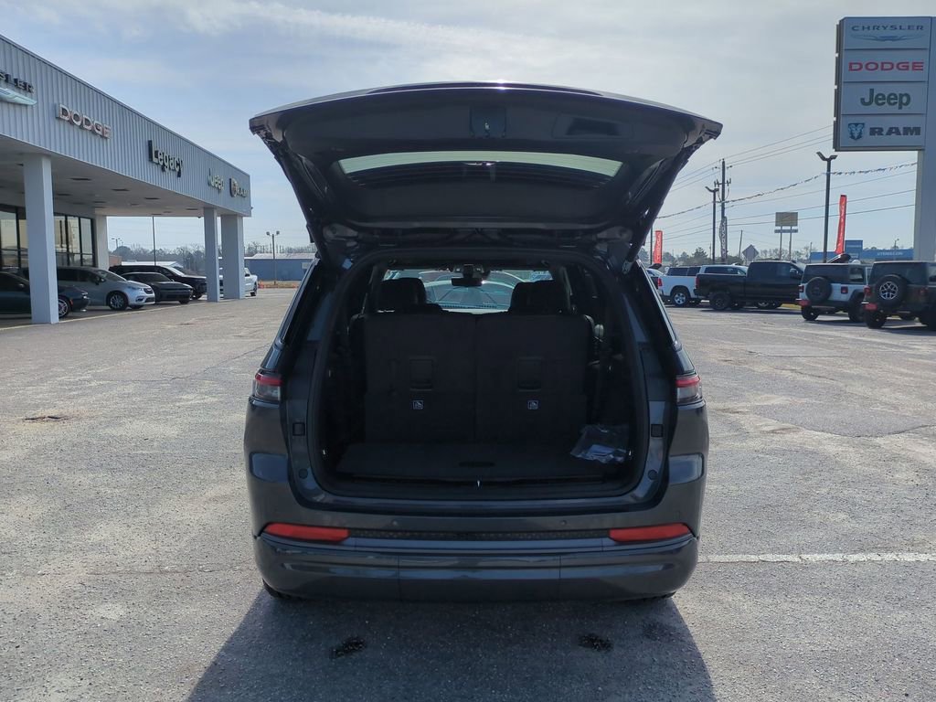 New 2026 Jeep Grand Cherokee L Limited image 30