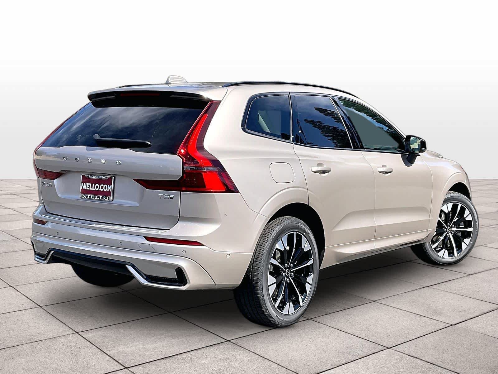 New 2027 Volvo XC60 T8 Plus AWD/4WD image 4