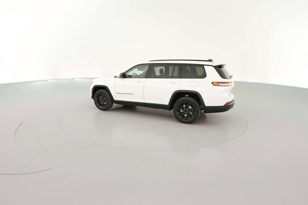 New 2025 Jeep Grand Cherokee L Laredo image 7
