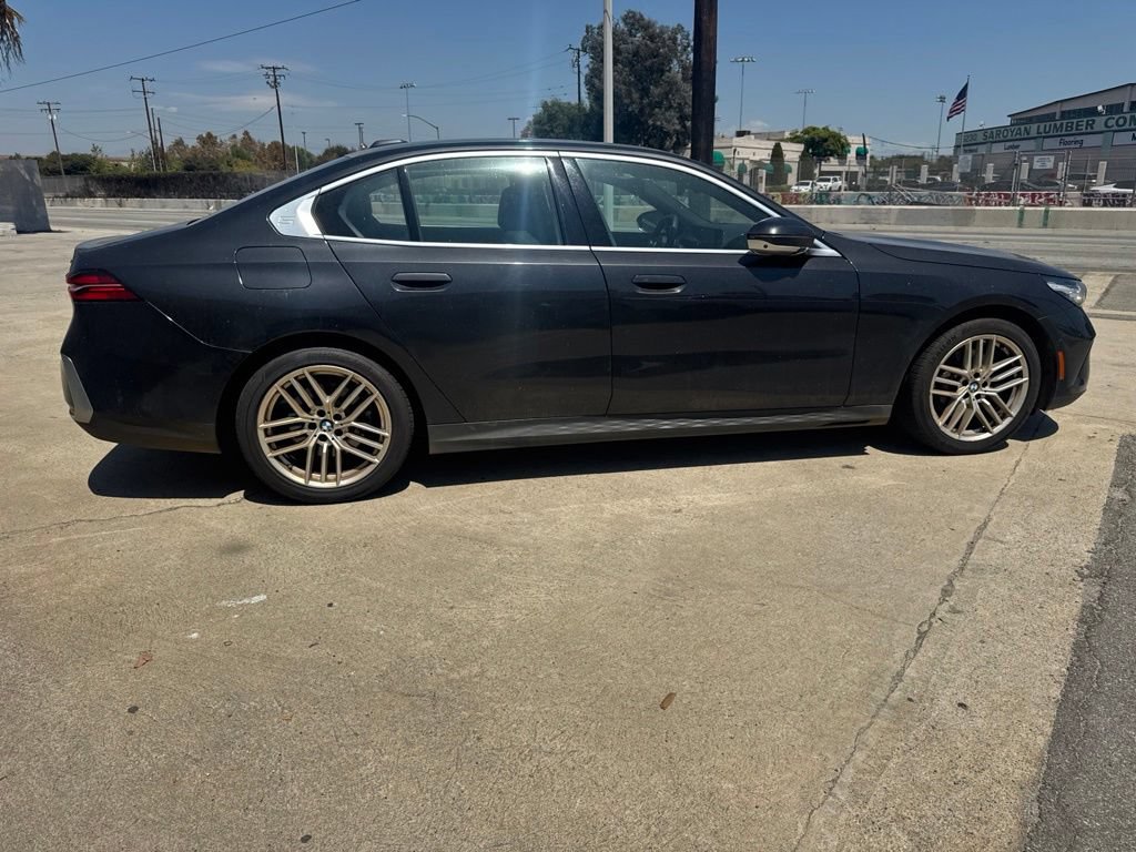 Used 2024 BMW 530i RWD image 9