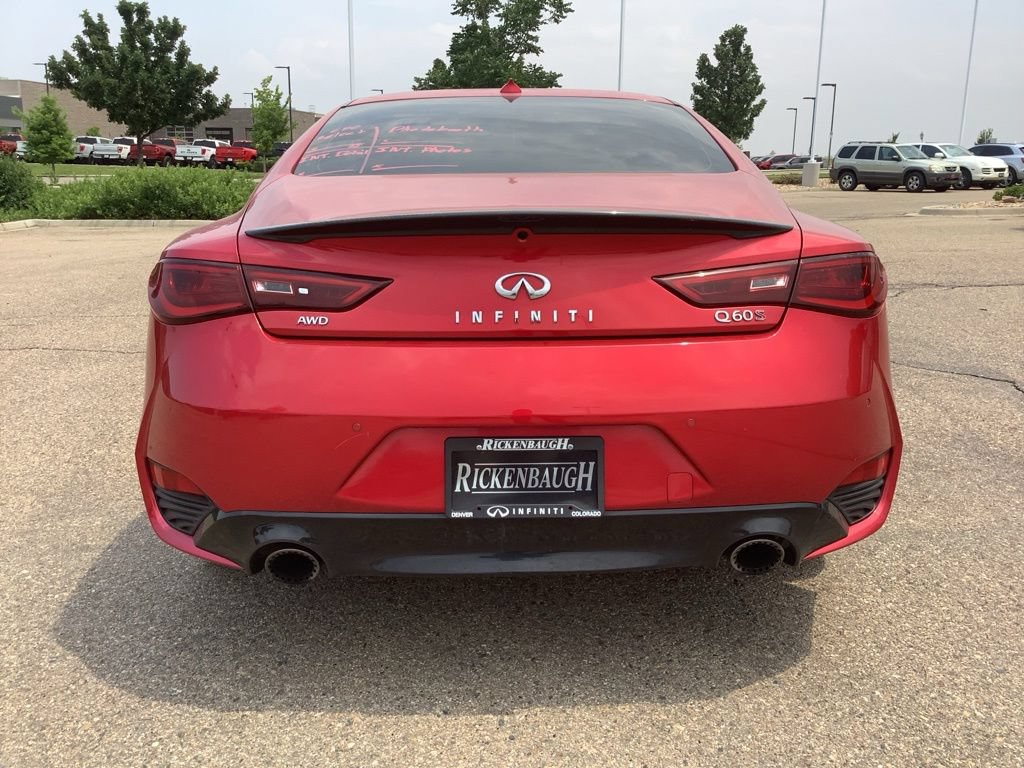 Used 2017 INFINITI Q60 Red Sport 400 AWD/4WD image 4