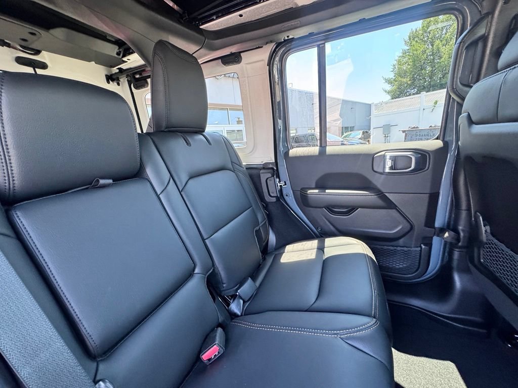 New 2026 Jeep Wrangler Unlimited Sahara w/ Safety Group AWD/4WD image 21
