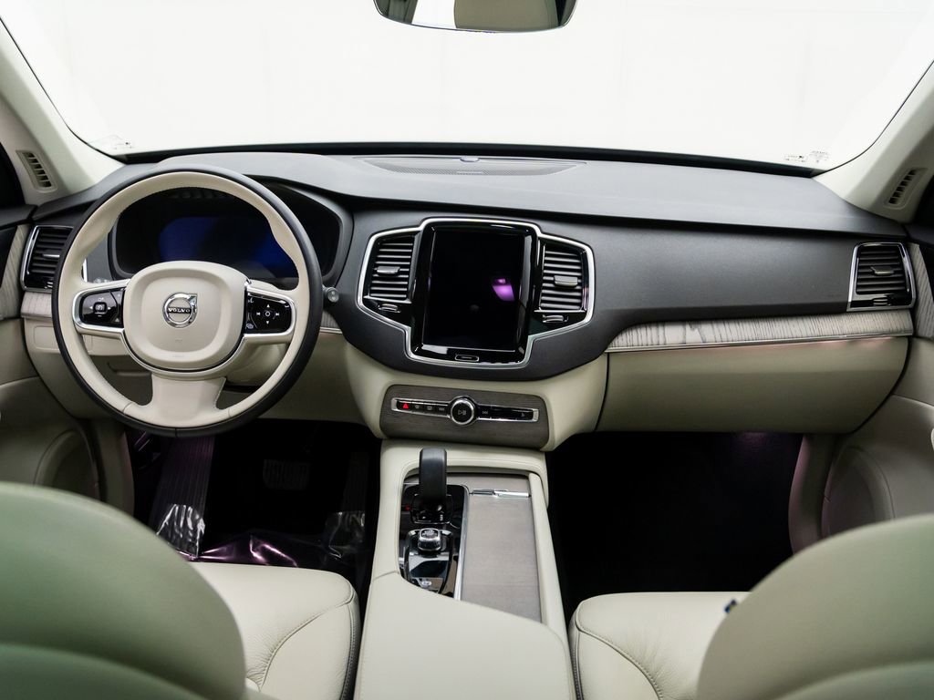 Used 2024 Volvo XC90 T8 Plus w/ Protection Package Premier image 10