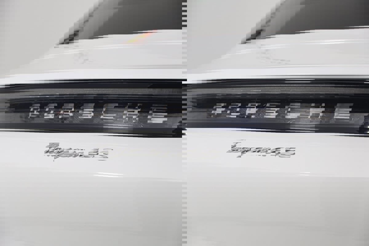 Used 2020 Porsche Taycan 4S image 58