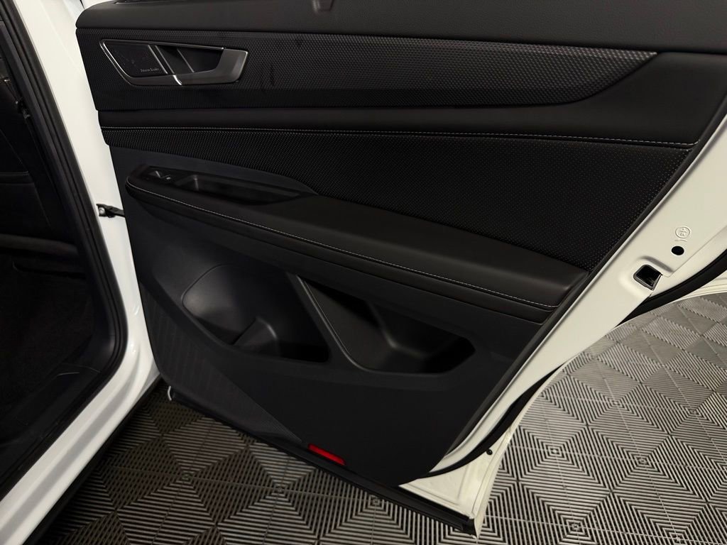 Used 2024 Volkswagen Atlas Cross Sport SEL Premium R-Line AWD/4WD image 32