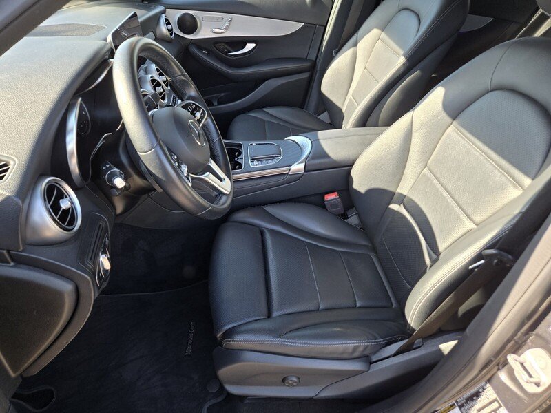 Used 2021 Mercedes-Benz GLC 300 w/ Multimedia Package image 11
