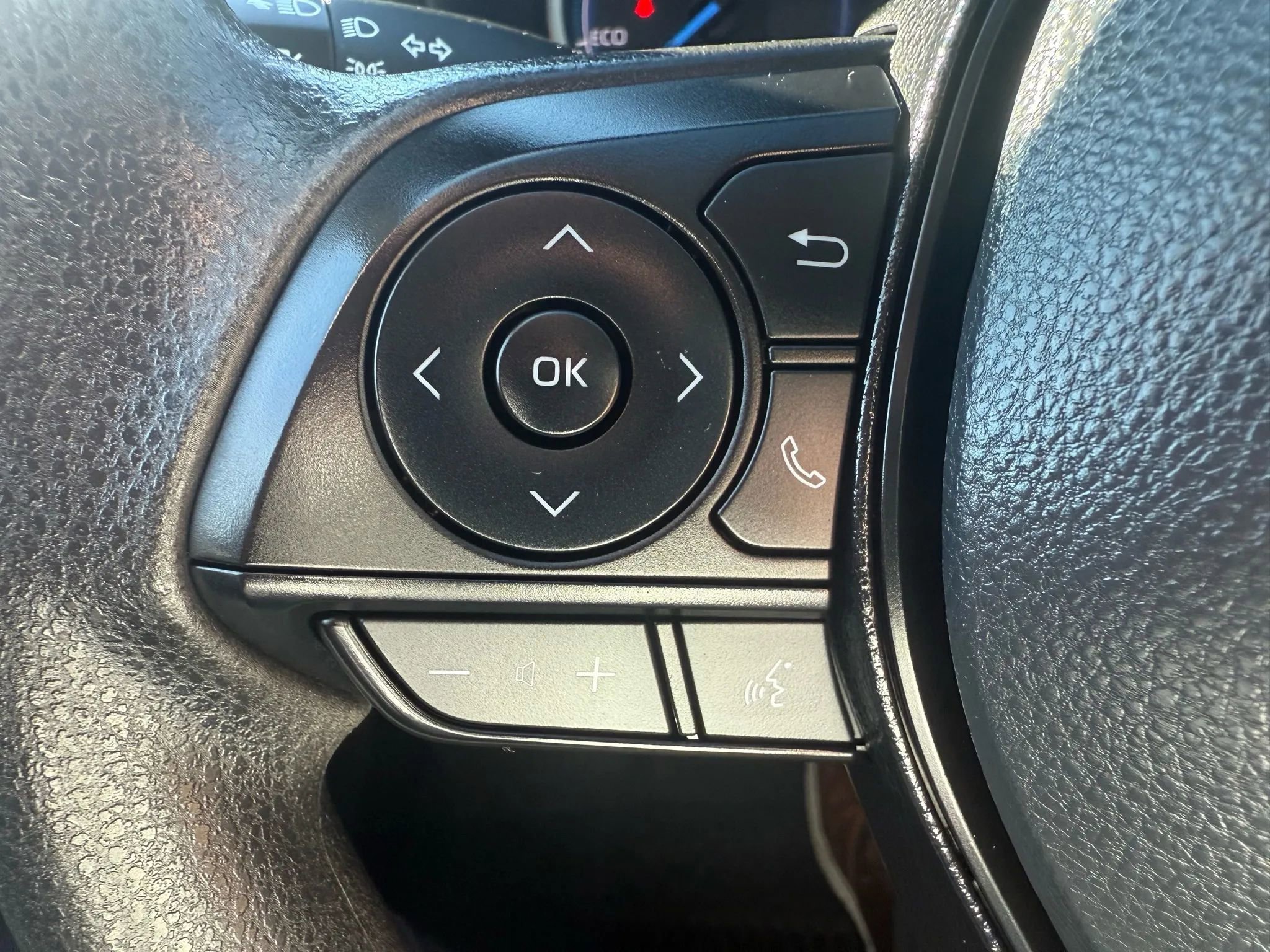 Used 2024 Toyota RAV4 LE image 16