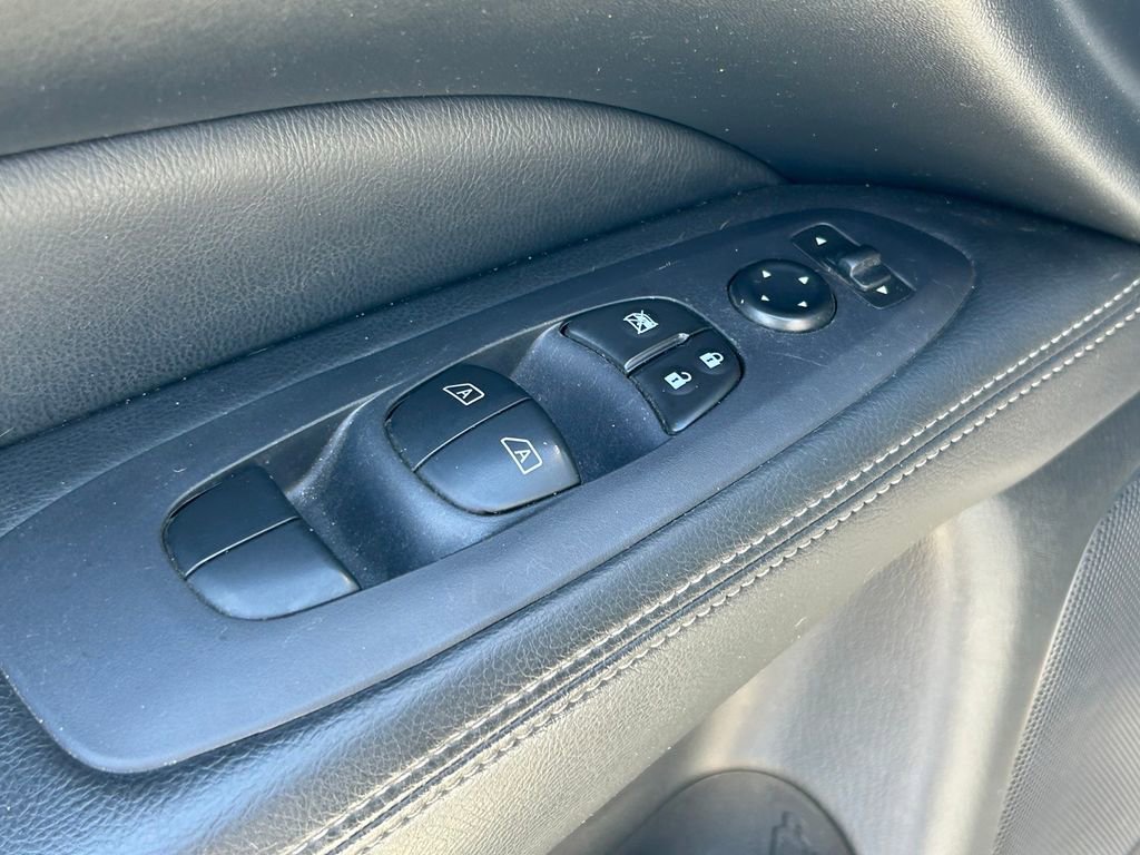 Used 2020 Nissan Pathfinder SL FWD image 26