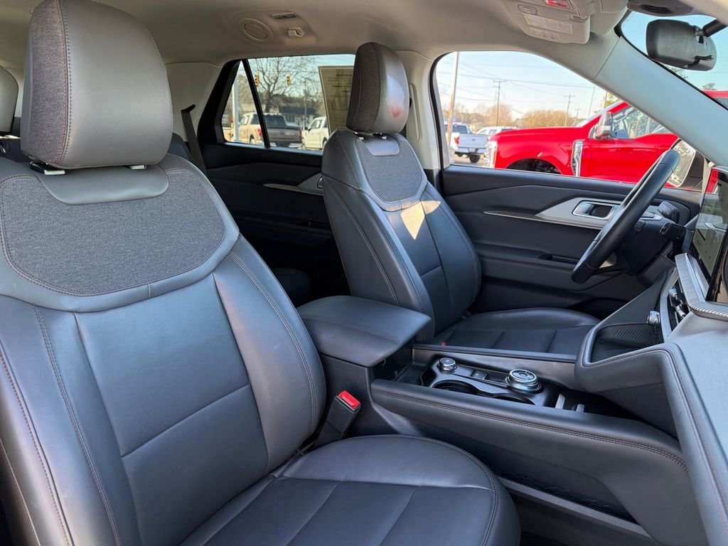 Certified 2025 Ford Explorer Active w/ Active Comfort Package image 21