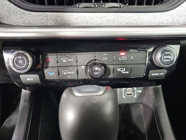 Certified 2024 Jeep Compass Latitude image 21