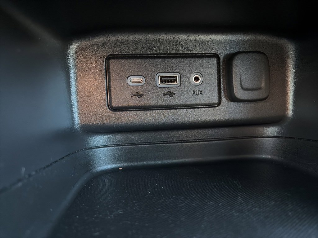 Certified 2024 Chevrolet Equinox LT w/ LPO, Floor Liner Package image 30