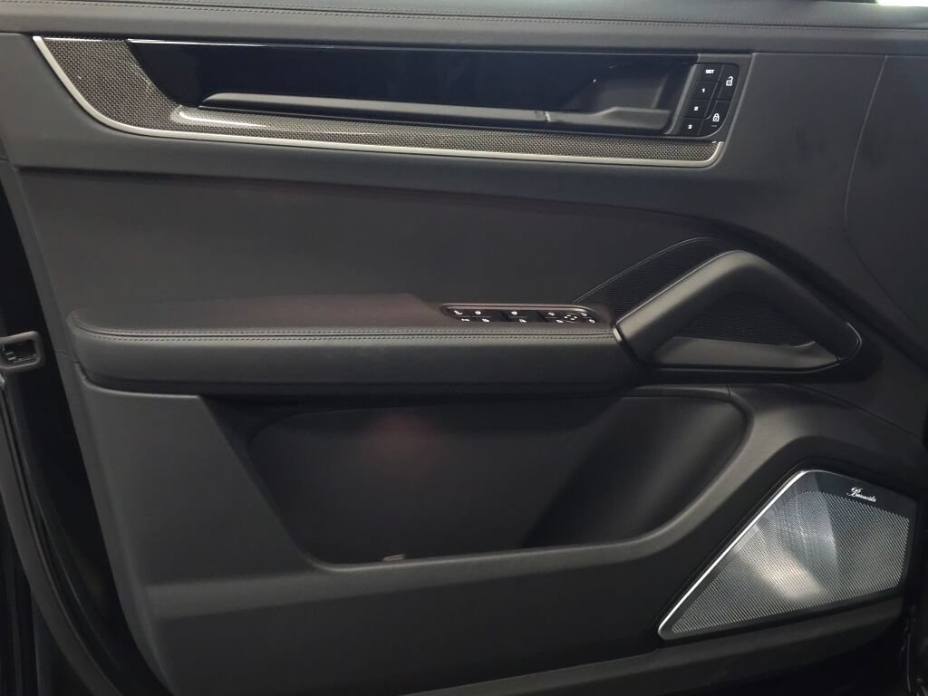 New 2026 Porsche Cayenne Turbo AWD/4WD image 37