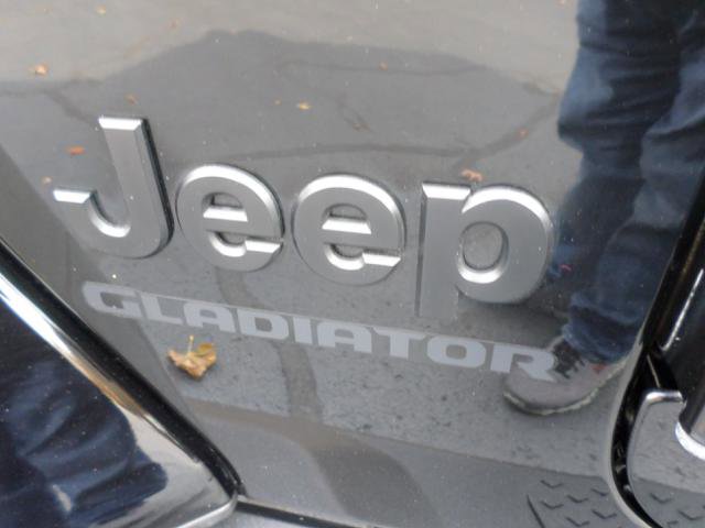 Used 2021 Jeep Gladiator Sport image 39