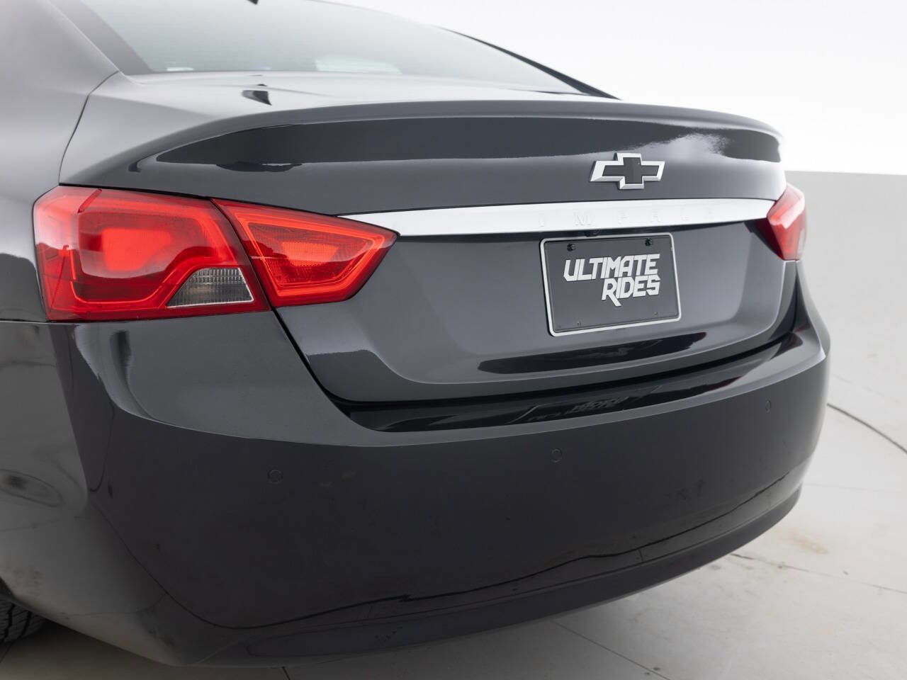 Used 2015 Chevrolet Impala LT w/ Convenience Package image 17