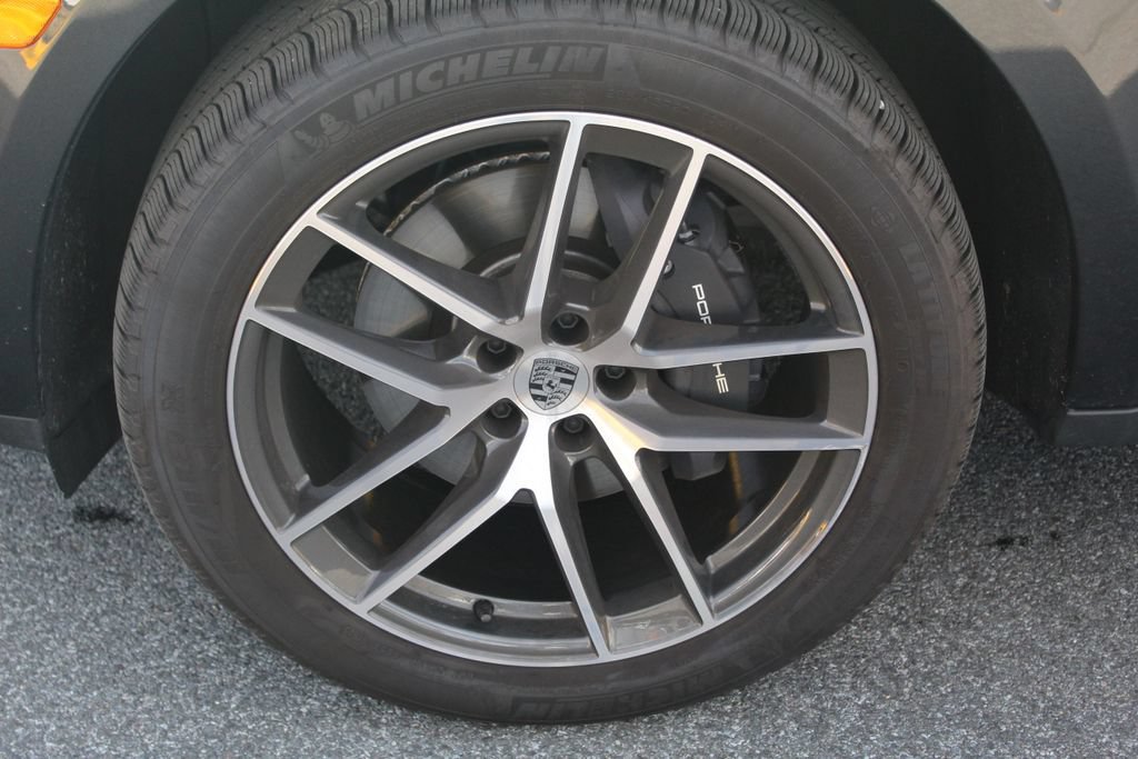 Certified 2026 Porsche Macan AWD/4WD image 15