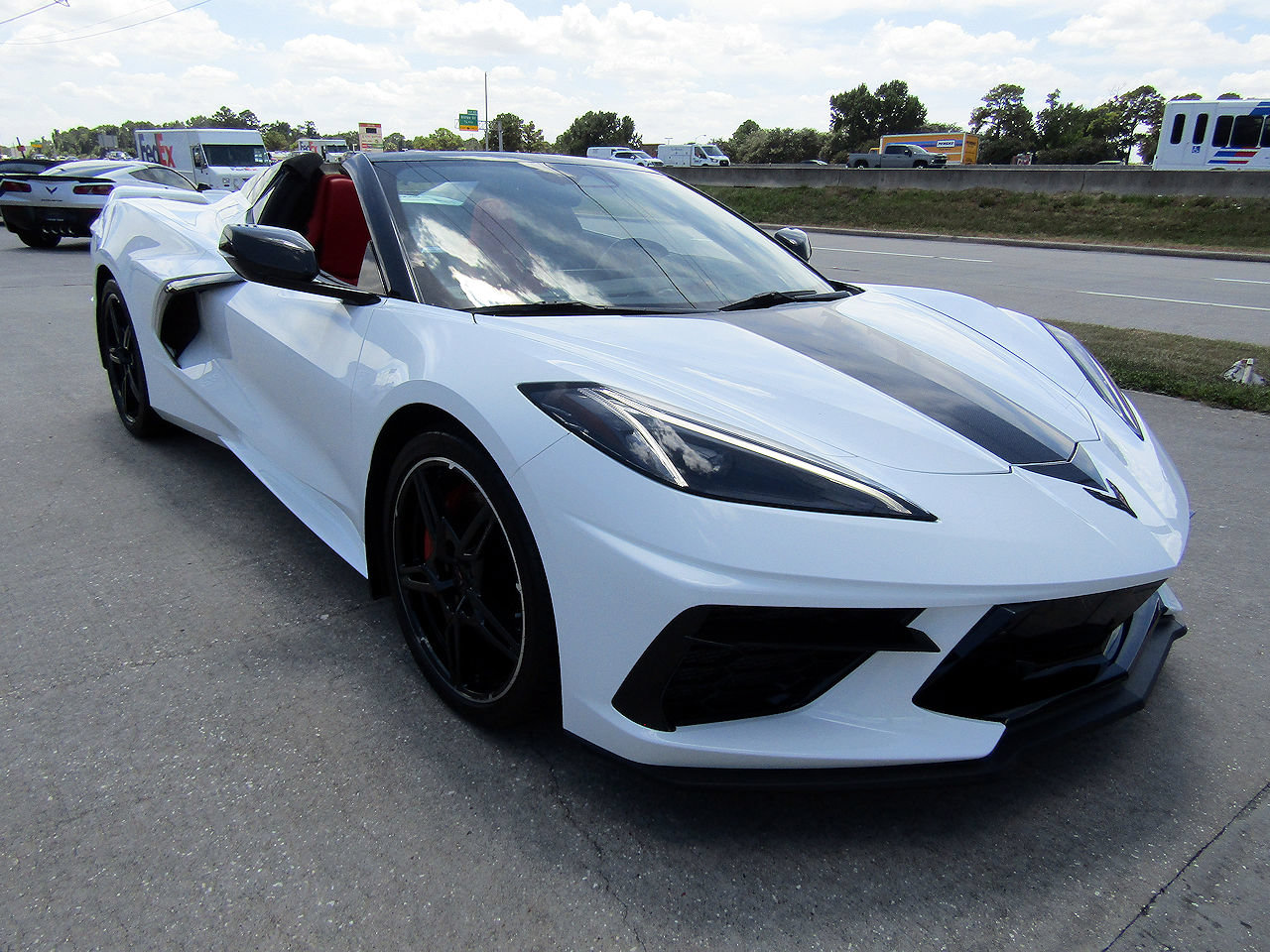 Used 2024 Chevrolet Corvette Stingray Preferred Conv w/ Z51 Performance Package RWD image 3