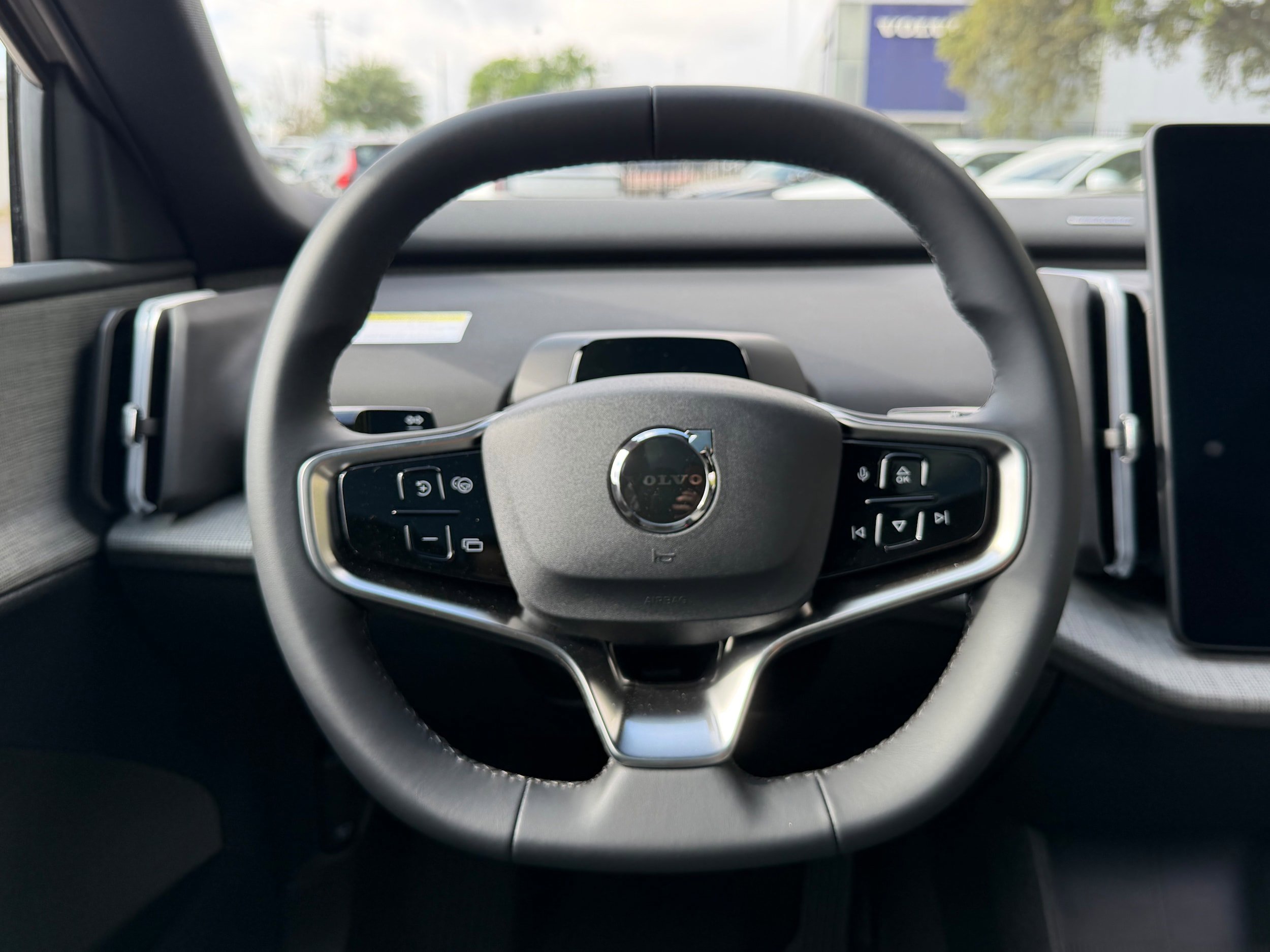 New 2026 Volvo EX30 Plus w/ Protection Package RWD image 14