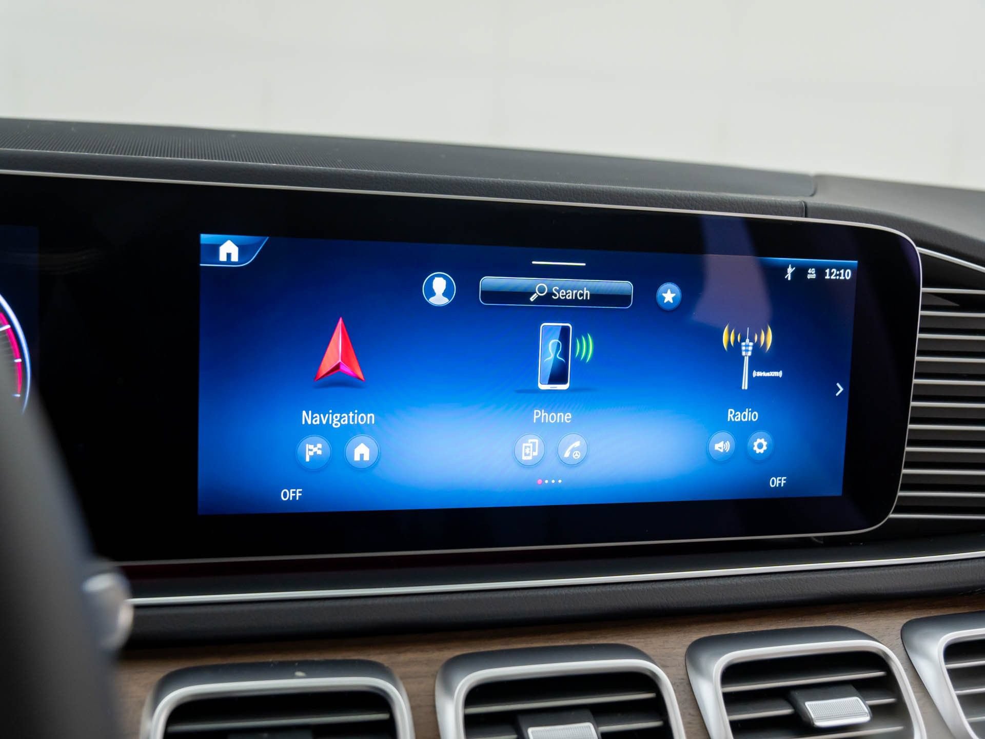 New 2026 Mercedes-Benz GLS 450 4MATIC image 32