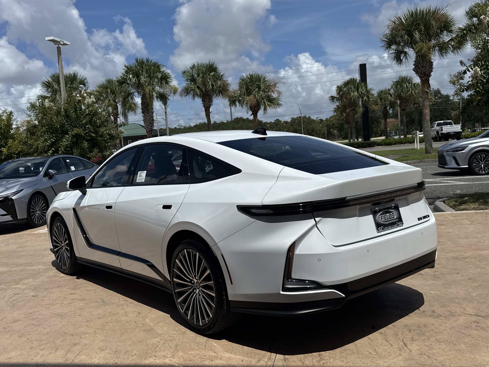 New 2026 Lexus ES 350e w/ Convenience Package FWD image 6