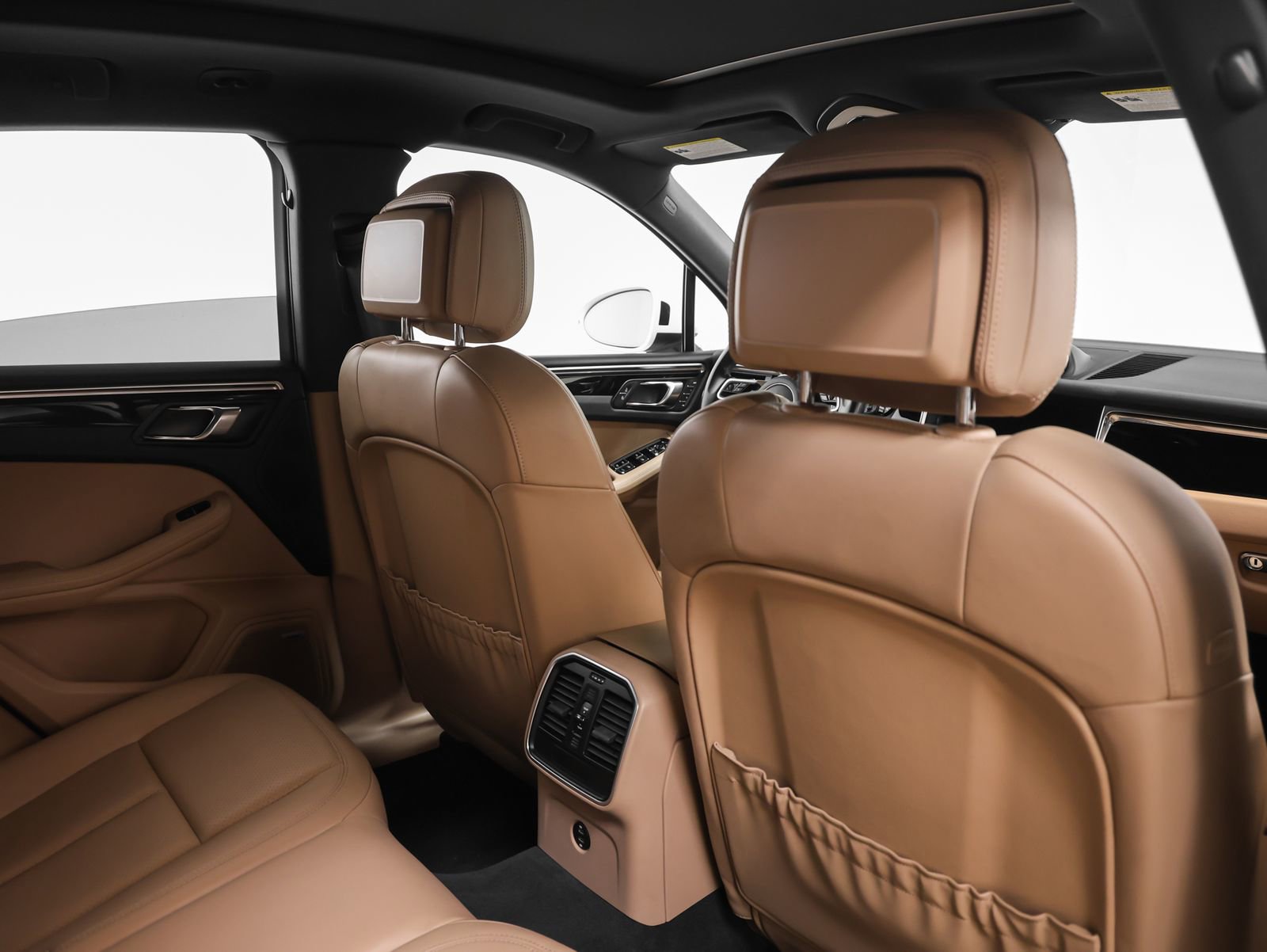 Certified 2021 Porsche Macan S image 28