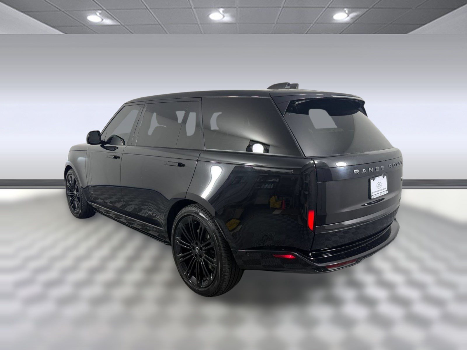 Used 2023 Land Rover Range Rover Long Wheelbase SE AWD/4WD image 3