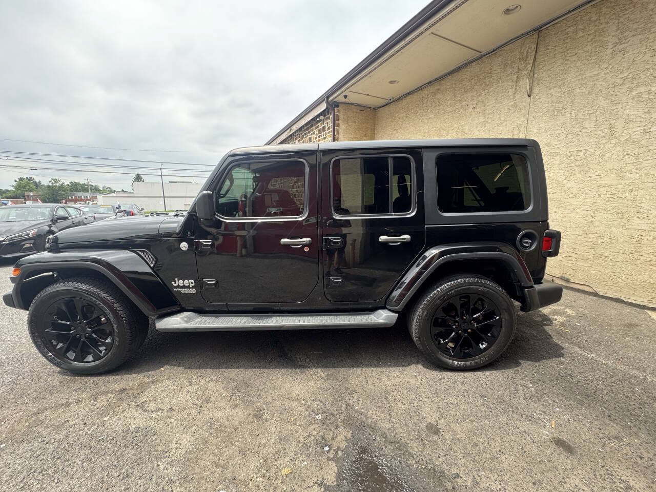 Used 2018 Jeep Wrangler Unlimited Sport S AWD/4WD image 3
