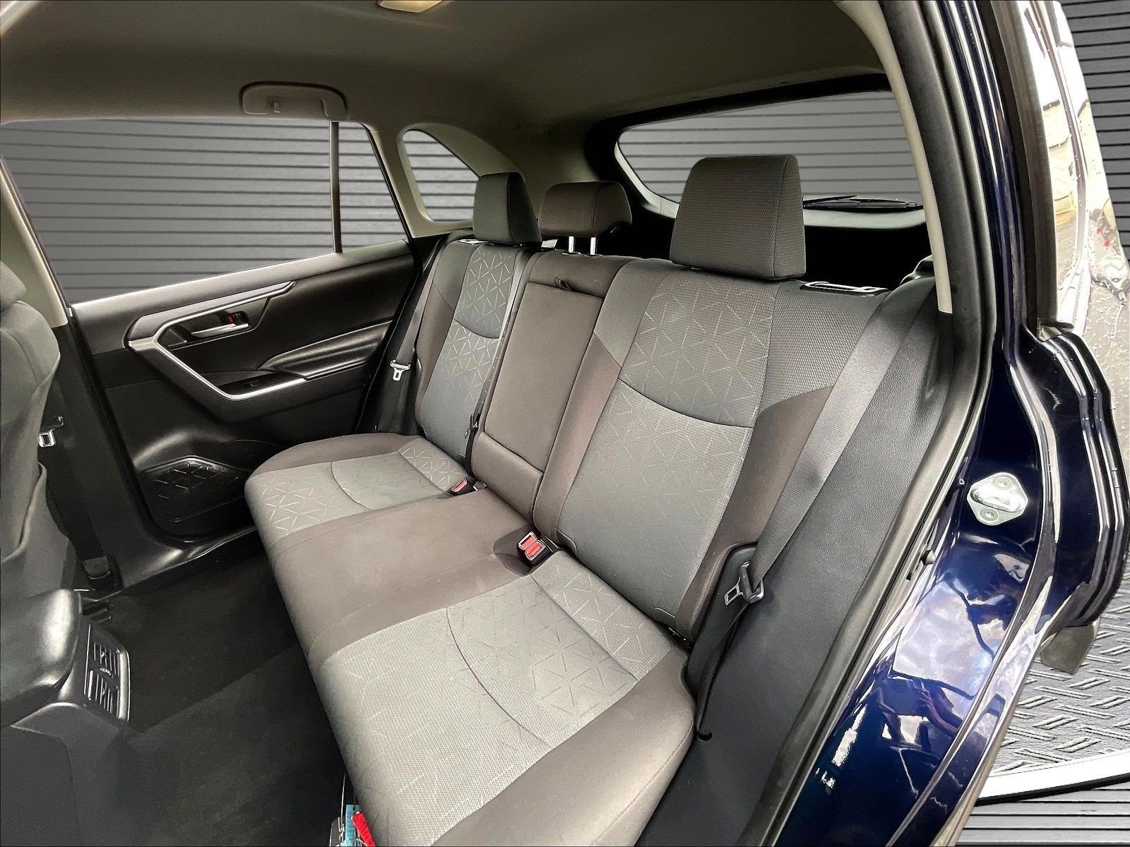Used 2025 Toyota RAV4 XLE AWD/4WD image 20