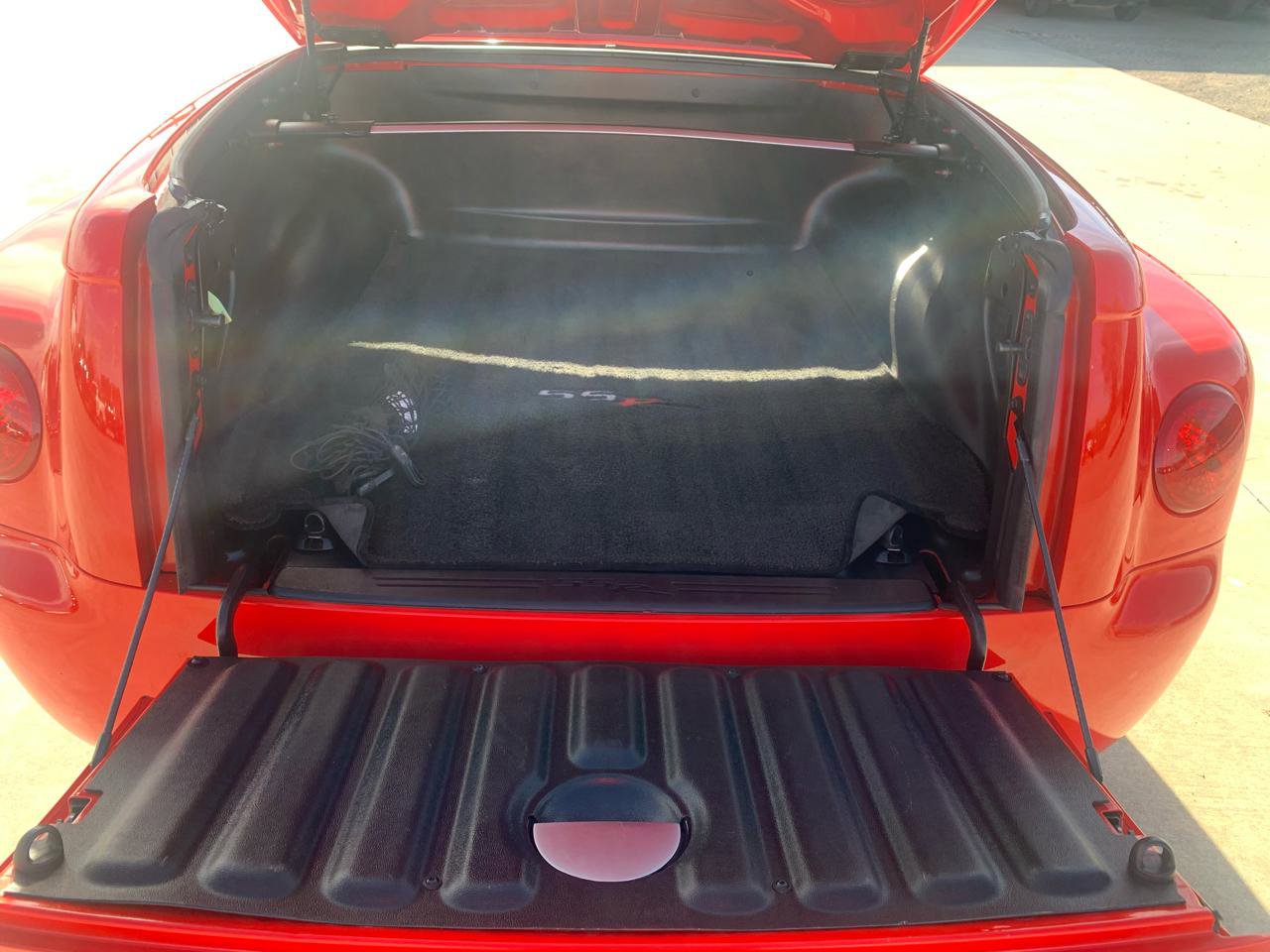 Used 2005 Chevrolet SSR w/ Preferred Equipment Group RWD image 25