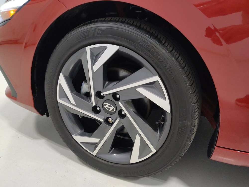 Used 2025 Hyundai Elantra Sport FWD image 31
