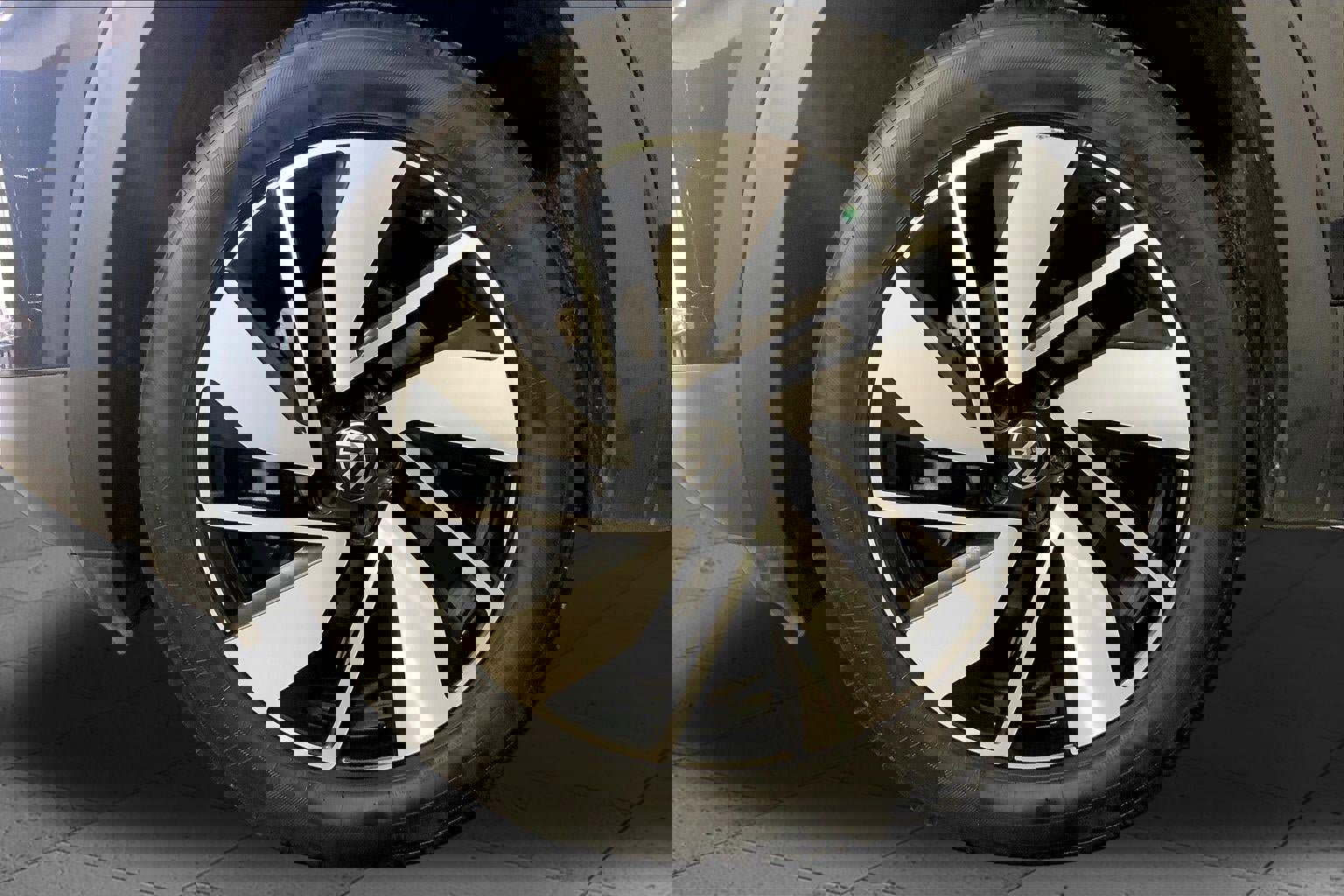 Used 2024 Volkswagen Atlas SE image 9